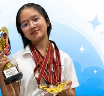 Học sinh Trần Lê Thanh Hà trong brochure Be One